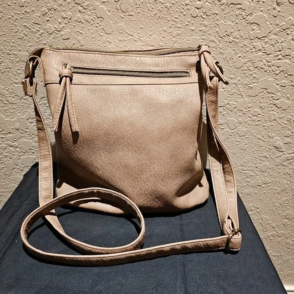 Stone Mountain Crossbody Bag Tan Faux Leather Medium Zip Pocket Adjustable Strap - Picture 4 of 12
